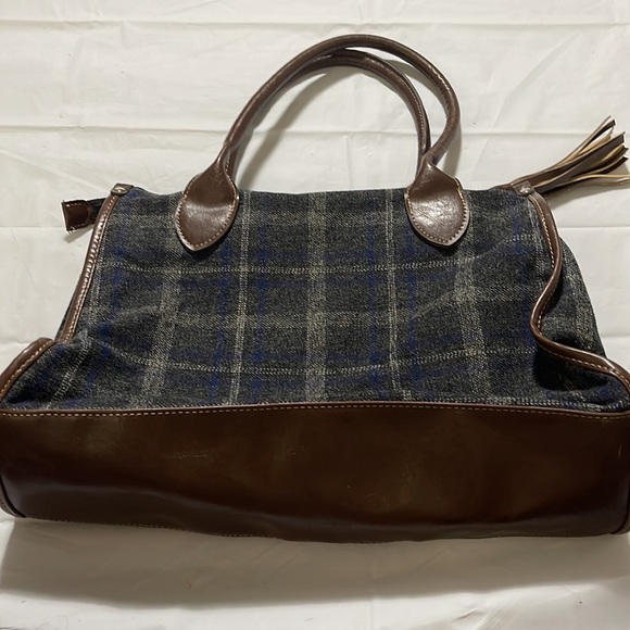 Awesome bag for Fall! Blue, grey & charcoal pattern with accent of brown leather - Picture 4 of 11